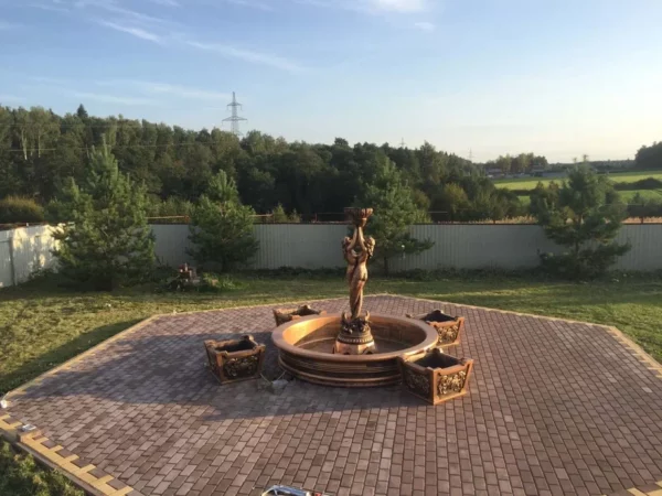 fontan korolevskij s rusalkami i vazonami d 355 sm 3