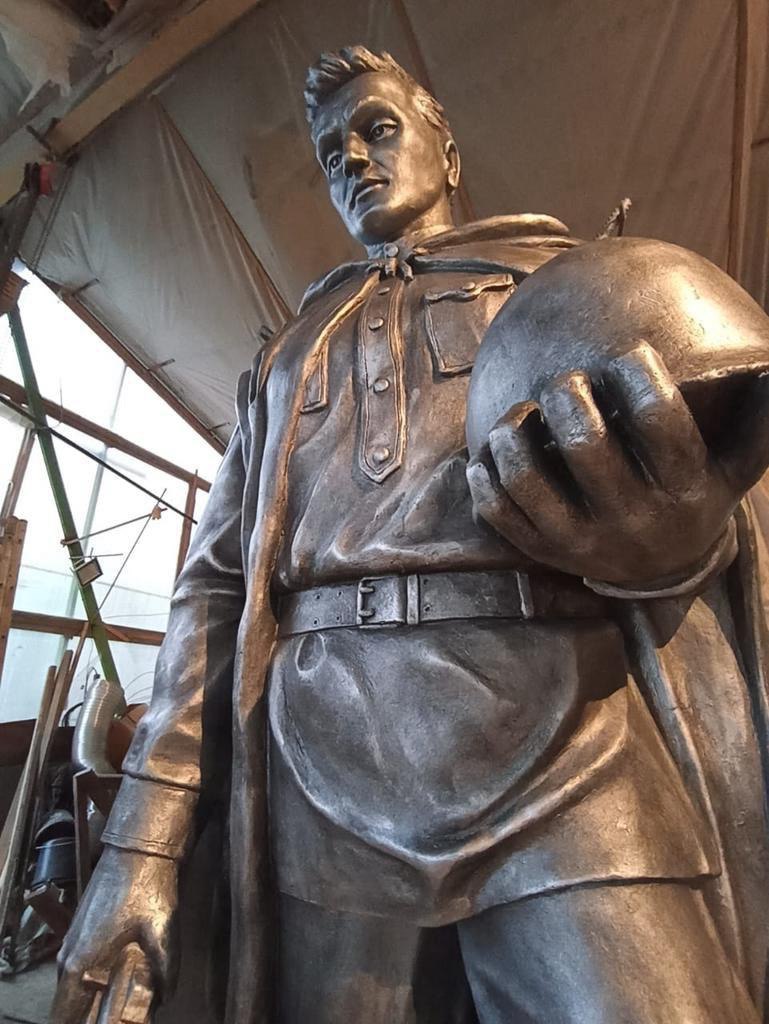Памятник Солдату Великой Отечественной войны 4 Памятник солдату Великой Отечественной войны - монумент из бетона